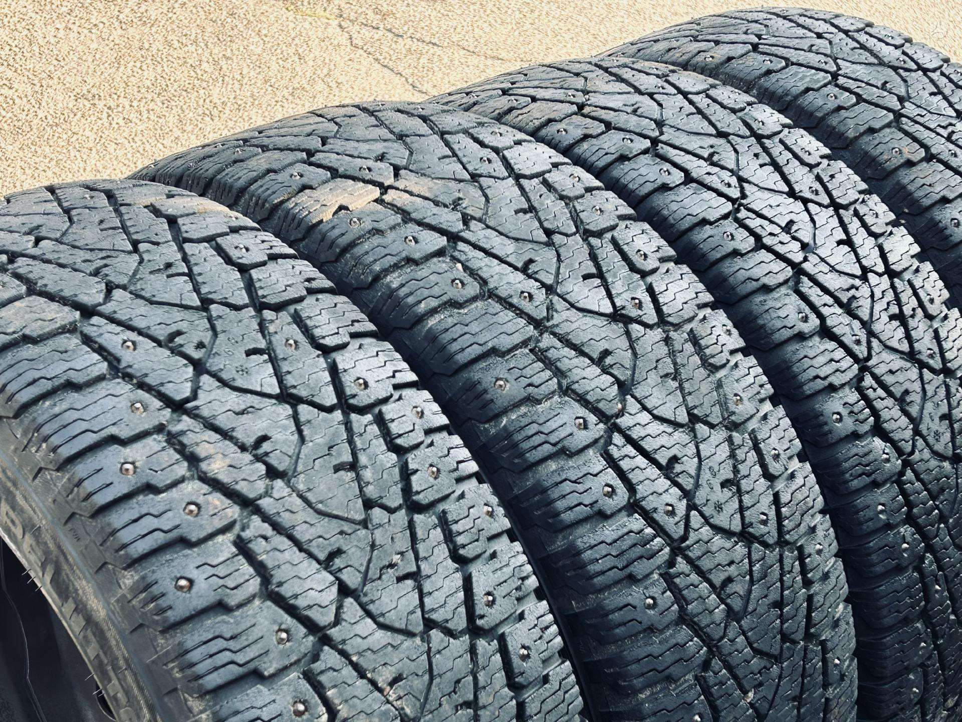 Žieminės padangos 205/65R16C Nokian Hakkapeliitta c3