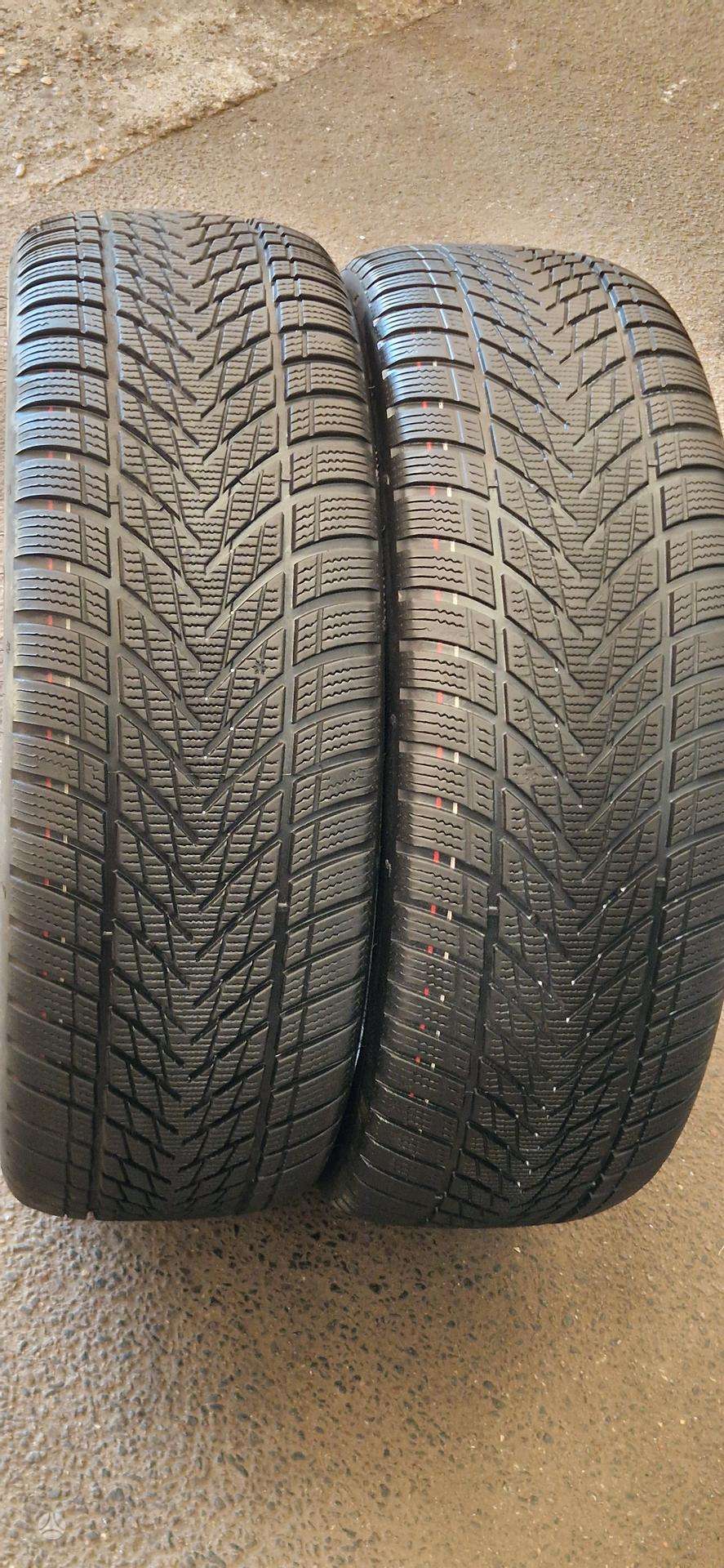 Žieminės padangos 235/60R19 Goodyear UltraGrip Performance 3