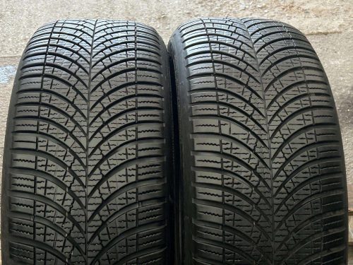 Universalios padangos 225/55R17 Goodyear Vector 4 Seasons