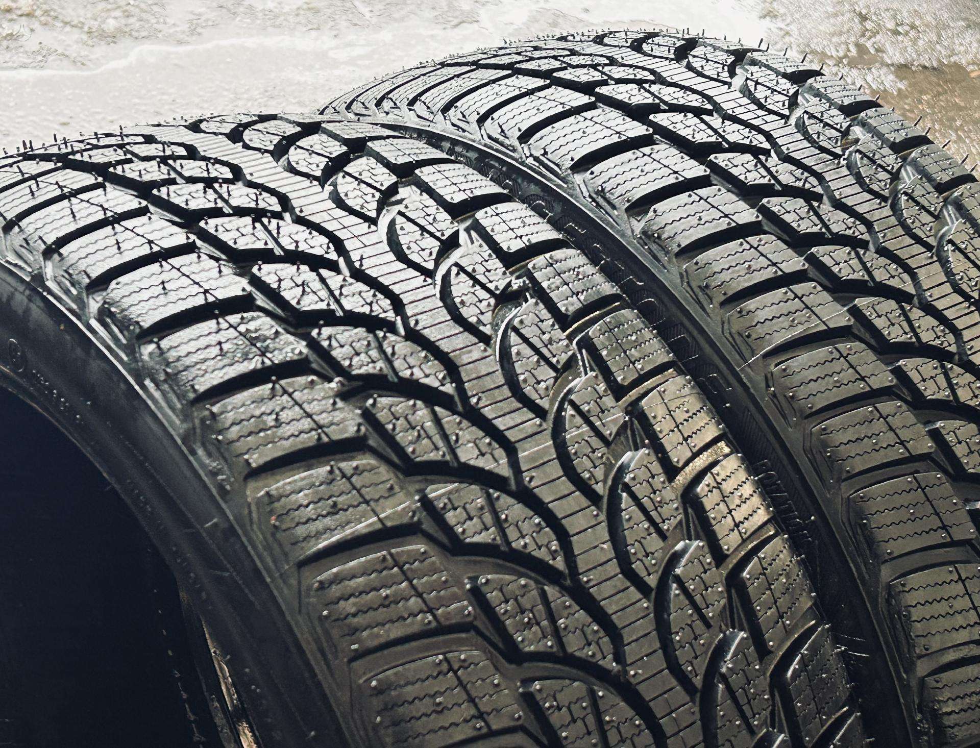 Žieminės padangos 215/40R17 Bridgestone Blizzak LM-32