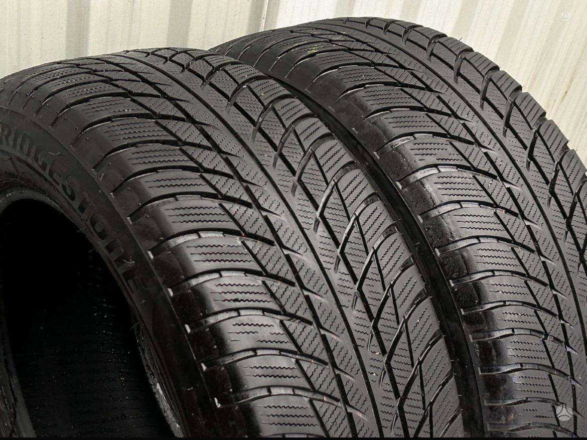 Žieminės padangos 205/60R17 Bridgestone Blizzak LM001
