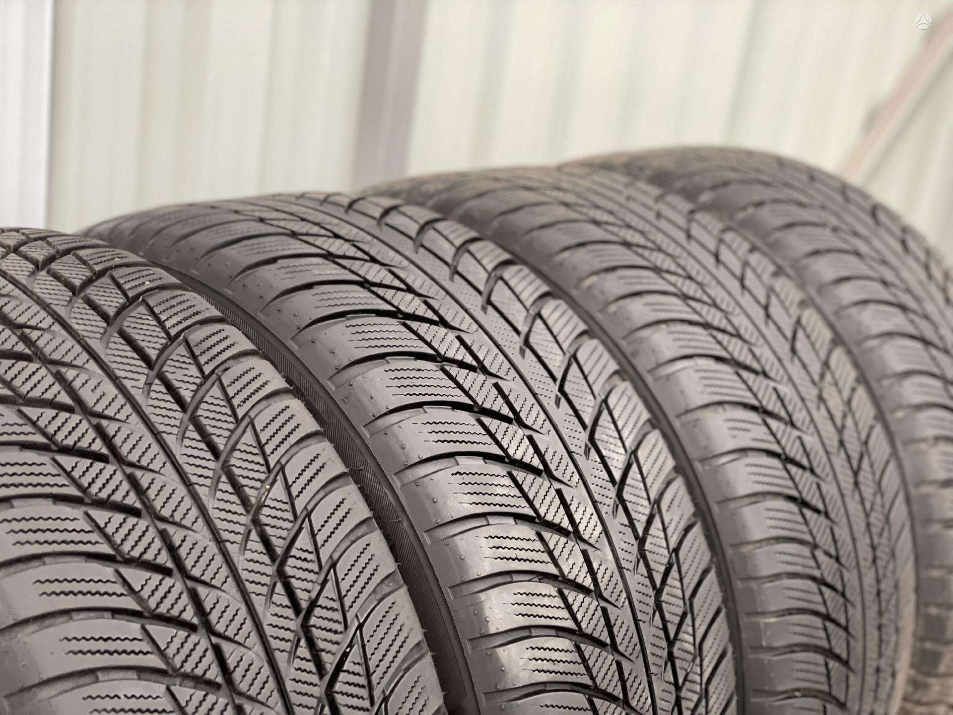 Žieminės padangos 225/50R17 Bridgestone Blizzak LM001