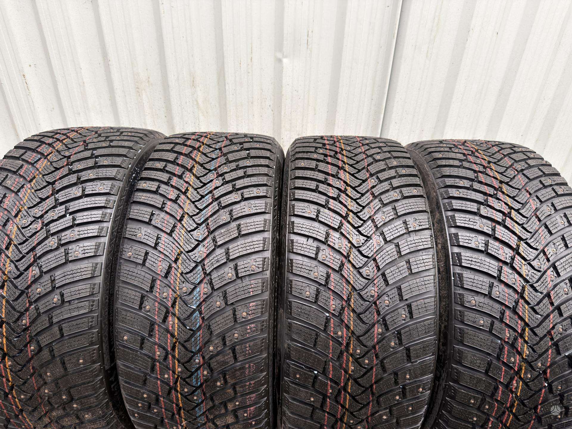 Žieminės padangos 235/35R19 Continental IceContact 3