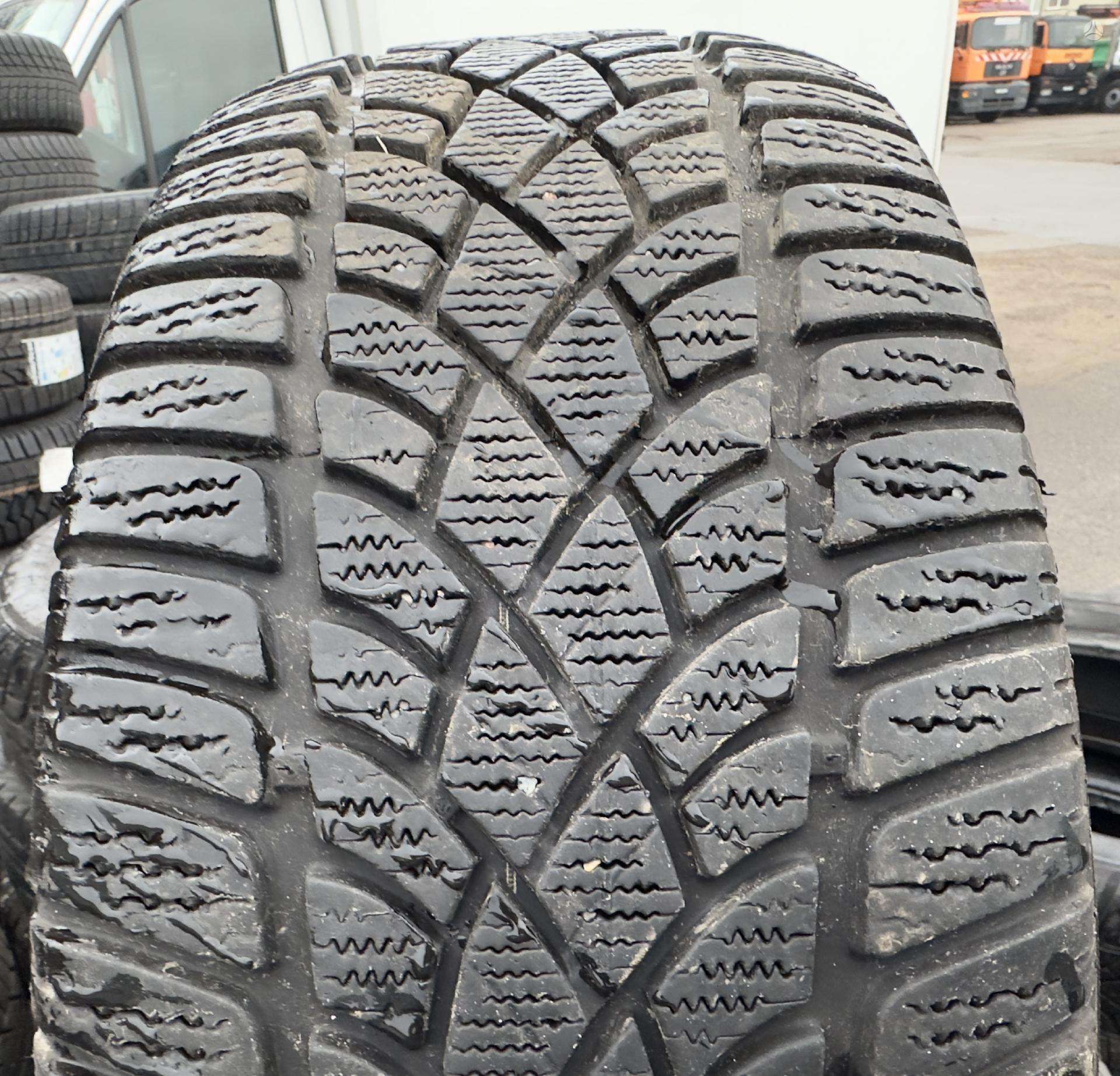 Žieminės padangos 235/45R17 Dunlop Sp winter sport 3D