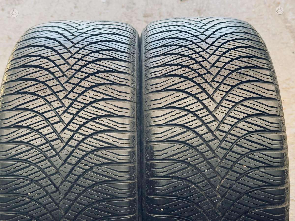 Universalios padangos 245/45R17 Goodride All Season Elite