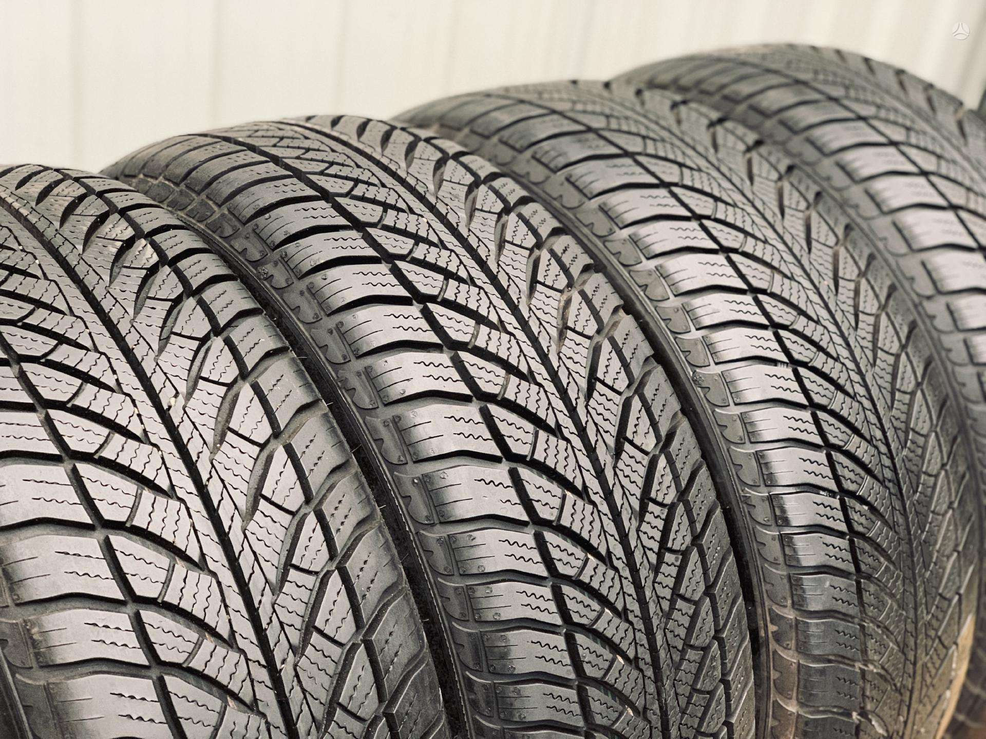 Žieminės padangos 205/60R16 Goodyear Ultra Grip 8 Performance