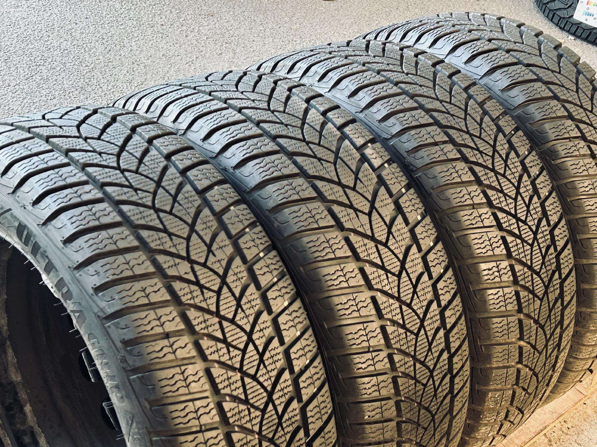 Žieminės padangos 205/55R16 Goodyear Ultragrip Performance GEN-1