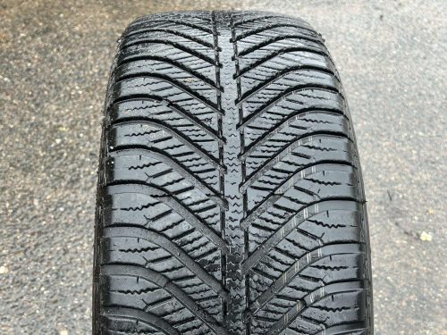 Žieminės padangos 215/55R16 Goodyear Vector 4 Seasons