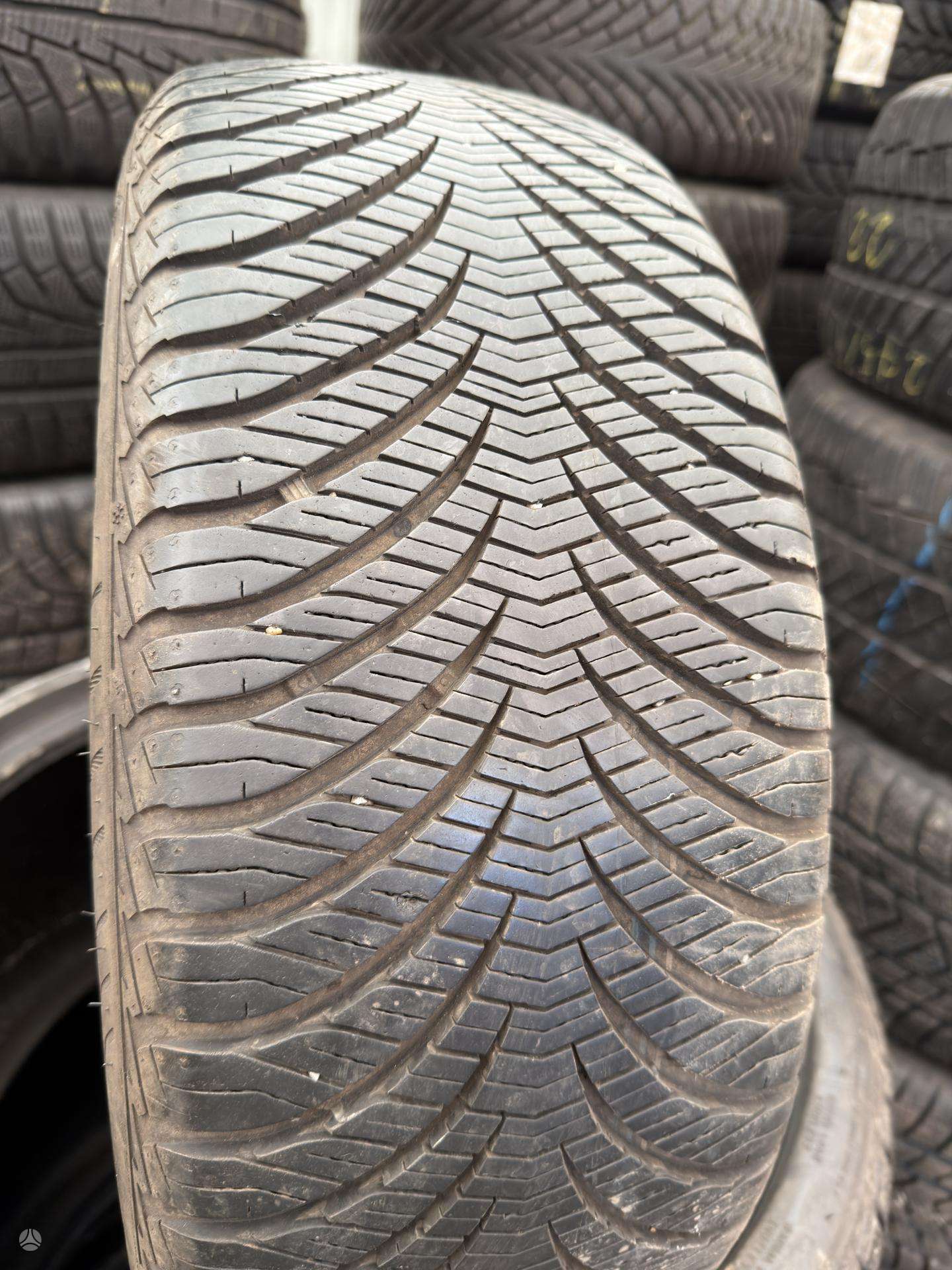 Žieminės padangos 205/55R16 Goodyear Vector 4seasons gen-2