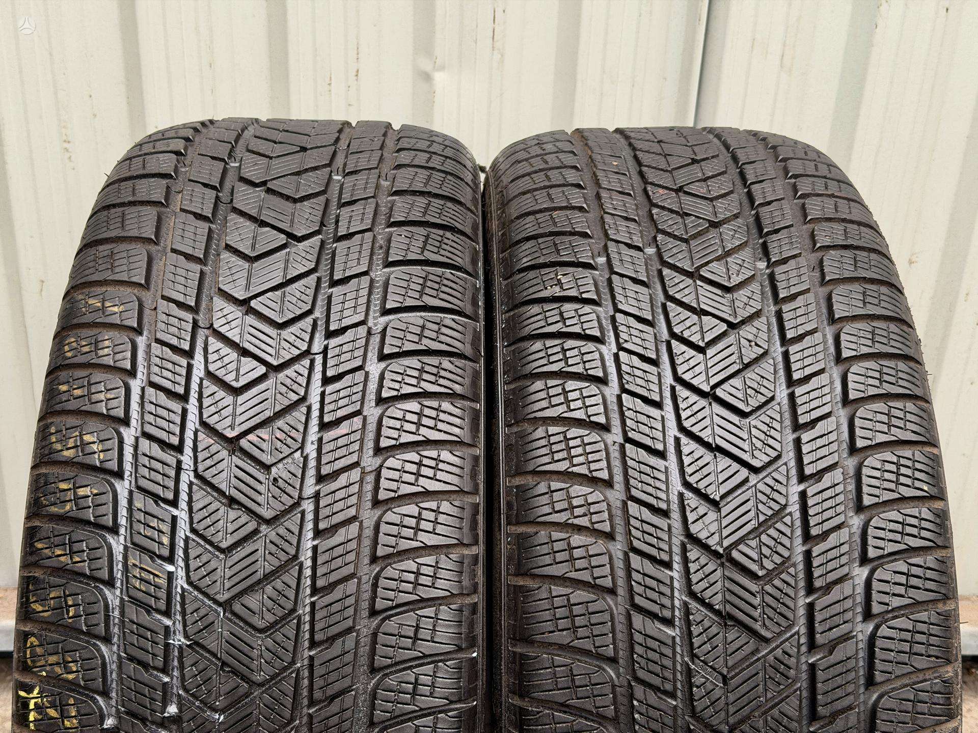 Žieminės padangos 285/45R21 Pirelli Scorpion Winter