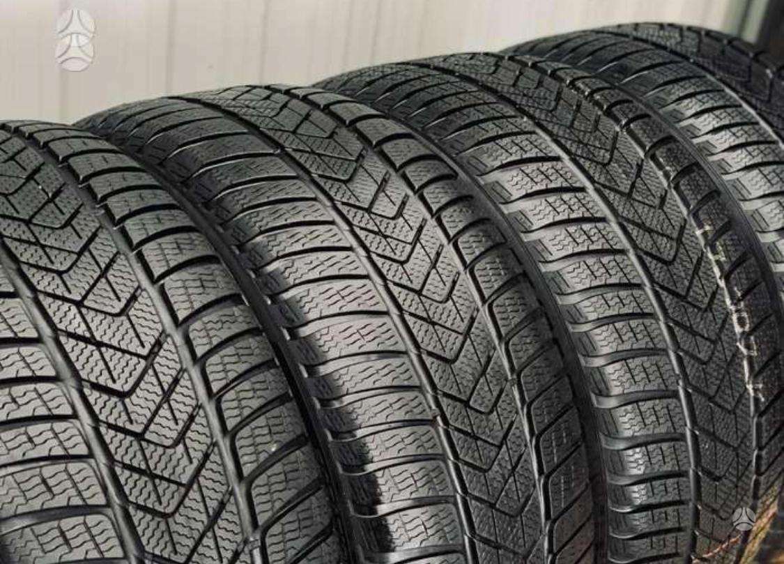 Universalios padangos 235/40R18 Pirelli Sottozero 3