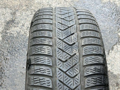 Žieminės padangos 215/55R17 Pirelli Sottozero 3