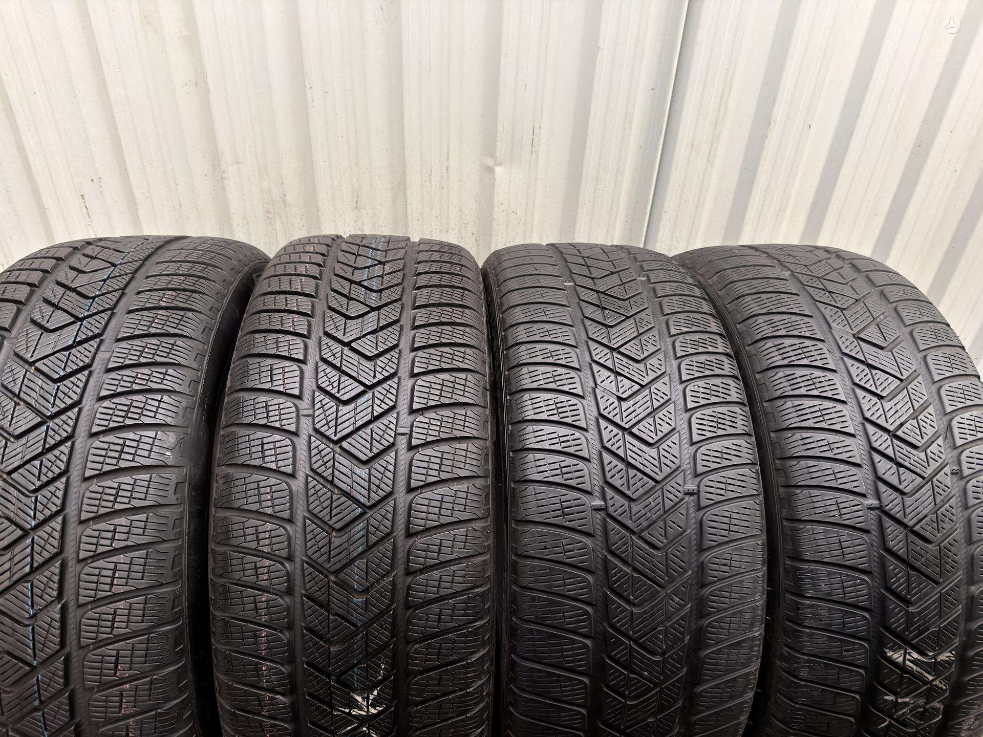 Žieminės padangos 255/45R20 Pirelli SOTTOZERO 3