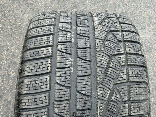Žieminės padangos 295/35R18 Pirelli Sottozero Winter 240 Serie 2