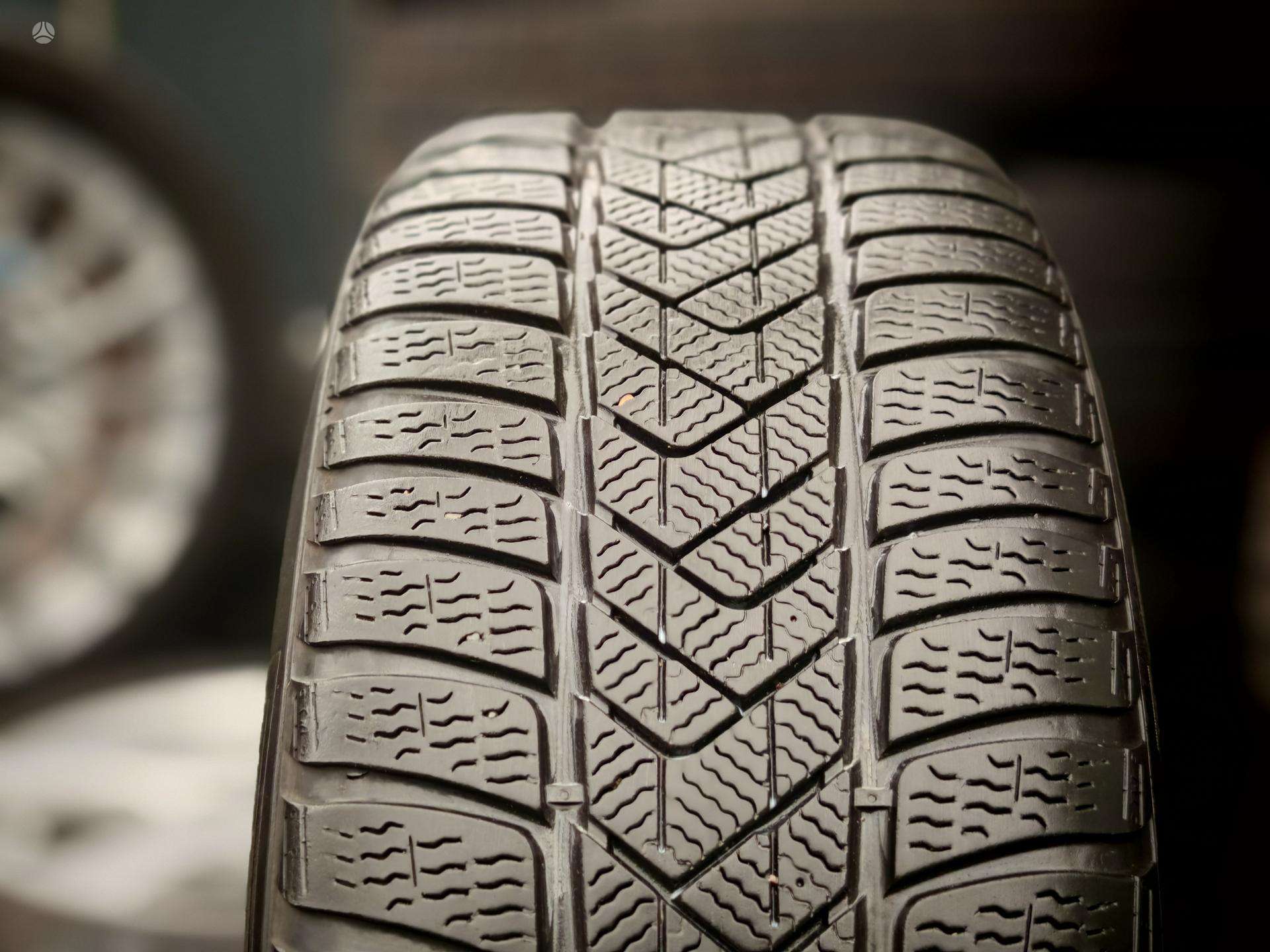 Žieminės padangos 225/50R17 Pirelli