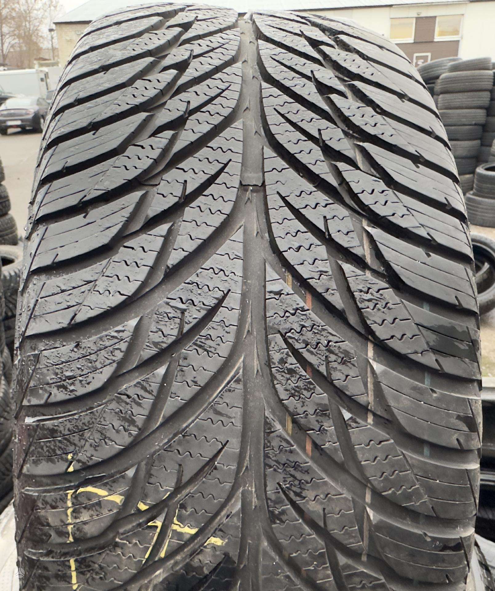 Žieminės padangos 235/45R17 Uniroyal AllSeasonExpert